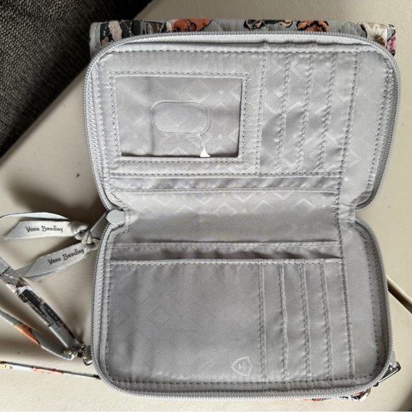 Vera Bradley DOG SHOW All 3 in One Crossbody Wristlet RFID Phone Wallet - Picture 4 of 6